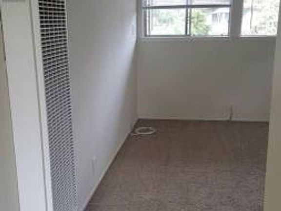 5th image of 565 S Norfolk St #4