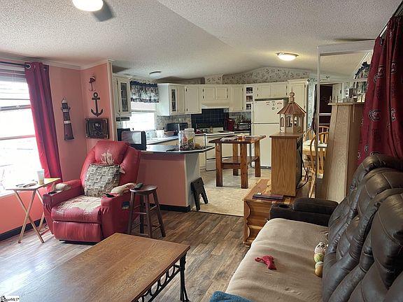 4th image of 3825 Skippers Lodge Rd