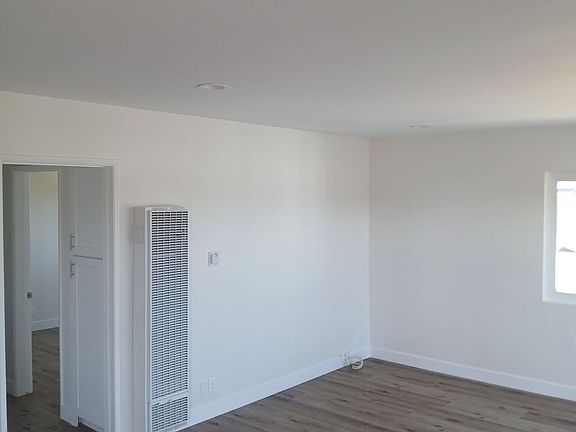 5th image of 4014 S Gaffey St APT 6