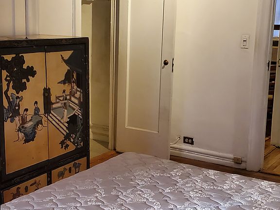 4th image of 427 W 51st St APT 3A