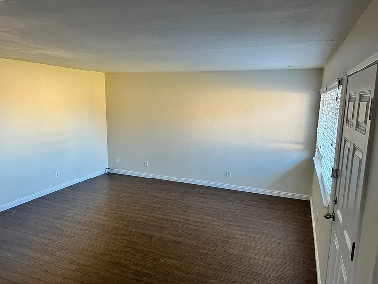 163 Pleasant Ave #4 — Photo 23