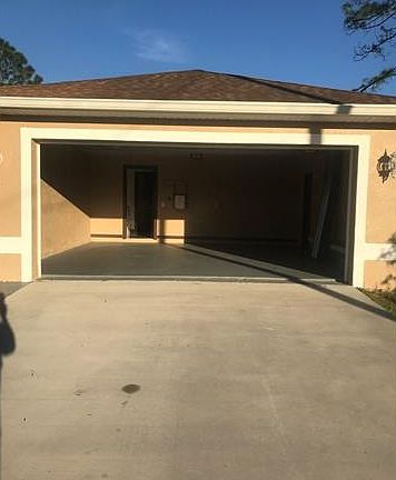4th image of 806 Calvin Ave
