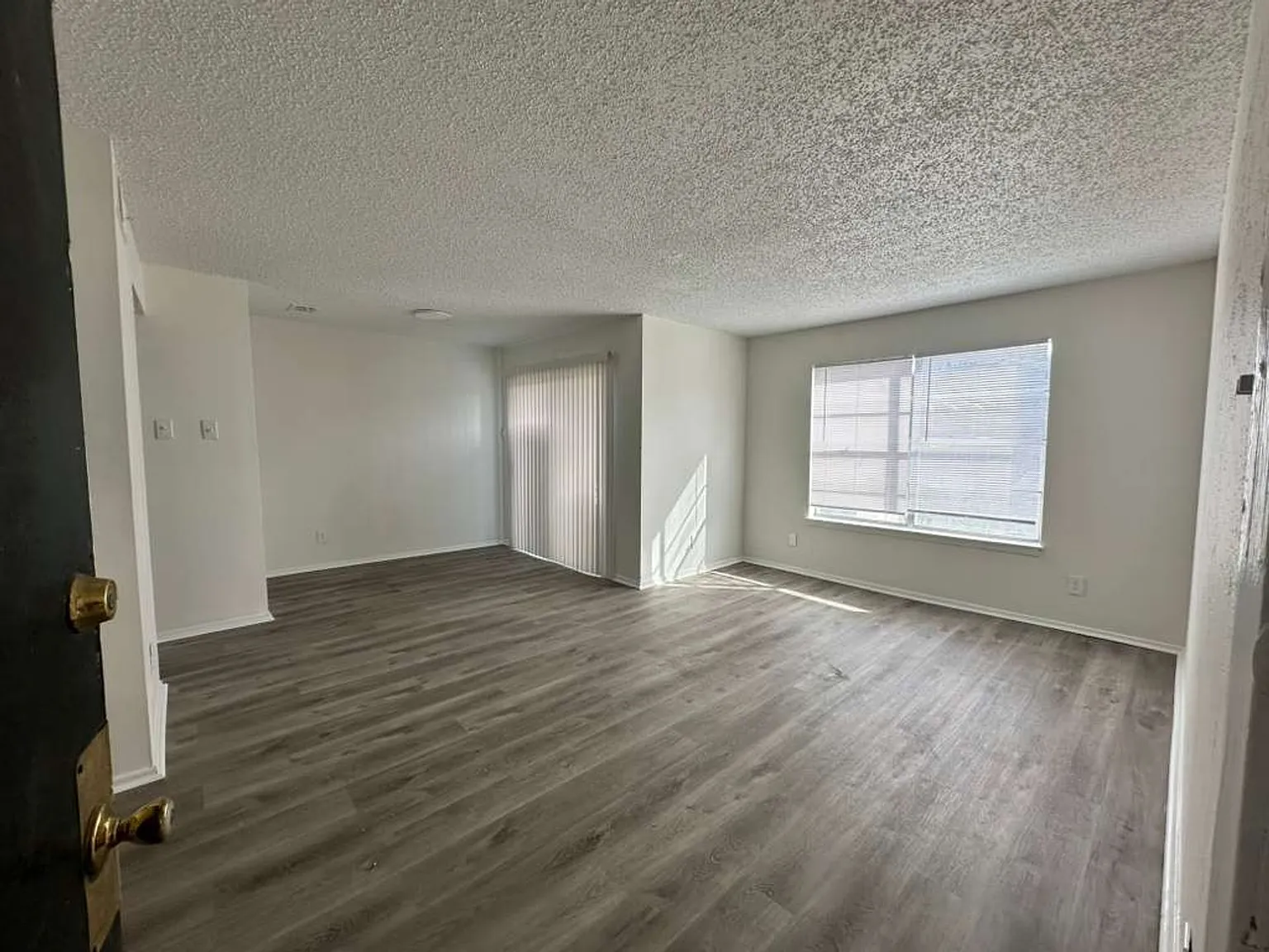 Whittington Park Apartments — Photo 2