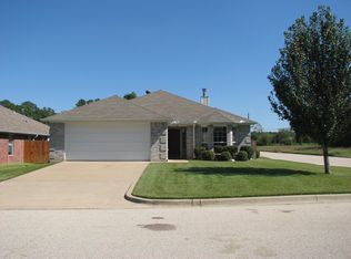 100 Myra Lynn Ln, Longview, TX 75605