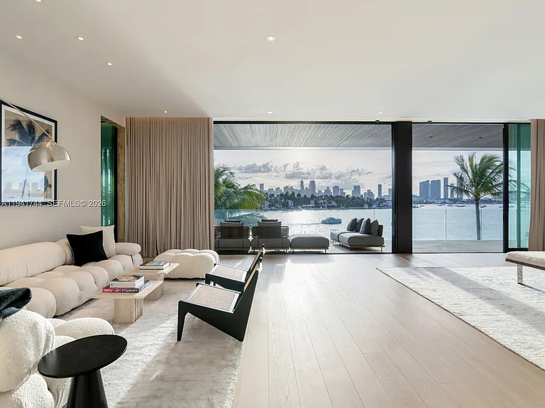 28 W Dilido Dr — Photo 17