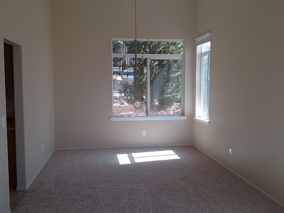 4th image of 17601 Fisher St