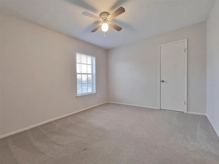 600 19th St #20 — Photo 14