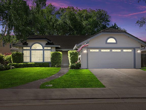 4th image of 3430 Oak Grove Cir