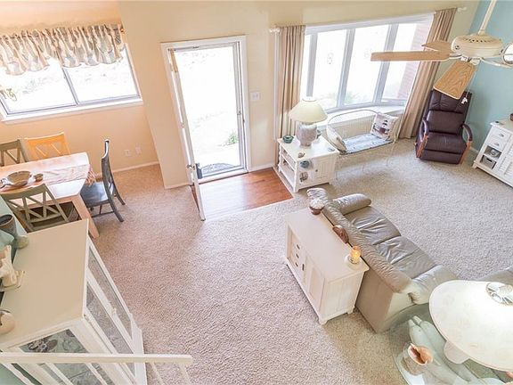 3rd image of 301 Pepper Mill Ct