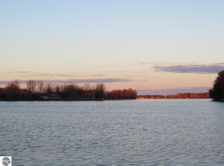 1009 Trebuh Ct, Lake Isabella, MI 48893