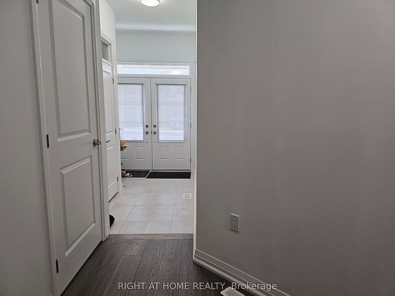 2nd image of 31 Copperhill Hts