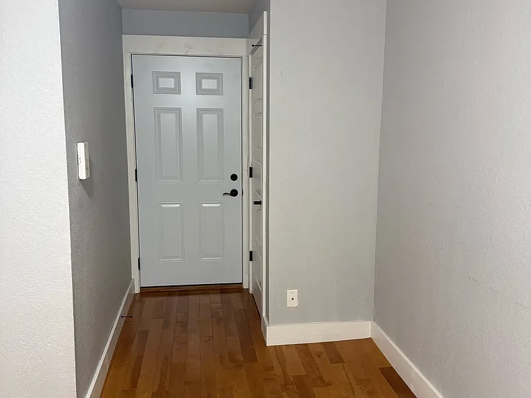 270 W 17th St #14 — Photo 3