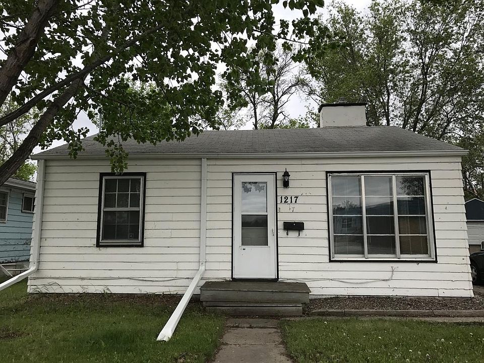 1217 E Main