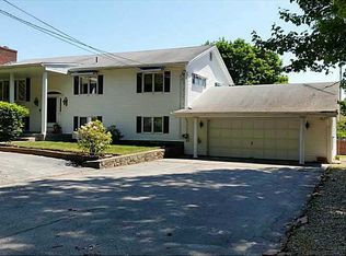 17 Orchard Ave, Smithfield, RI 02828