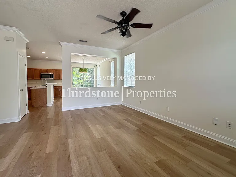 108 Bay Bridge Dr — Photo 2