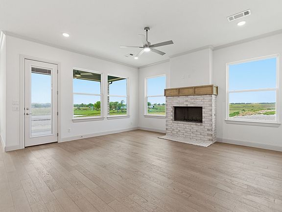 5th image of 117 Emma Ct