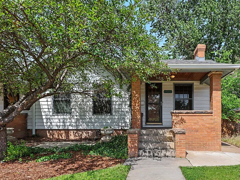 2123 S Franklin St — Photo 1
