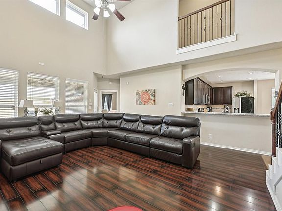 5th image of 105 Long Meadow Court