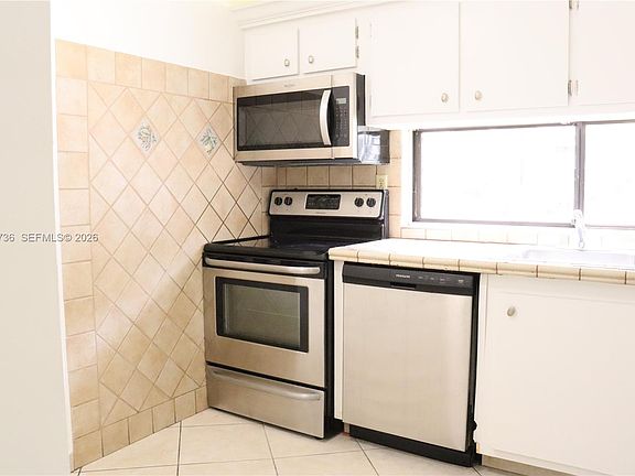 3rd image of 16919 N Bay Rd APT 118
