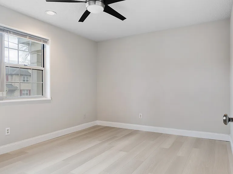 9053 N Swan Cir — Photo 15