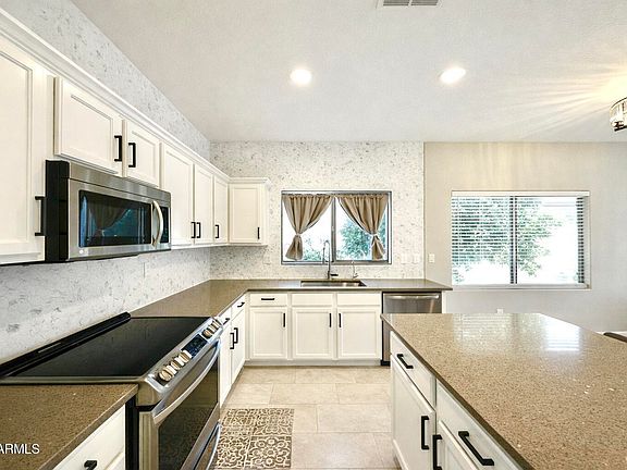 5th image of 2093 E LA COSTA Drive
