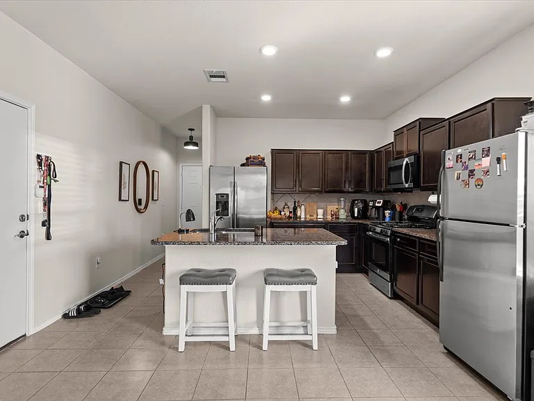 Black Granite Dr — Photo 10