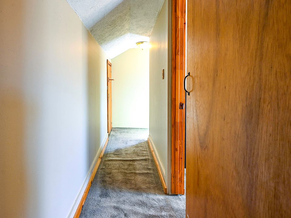 40th image of 233 Mountain Road