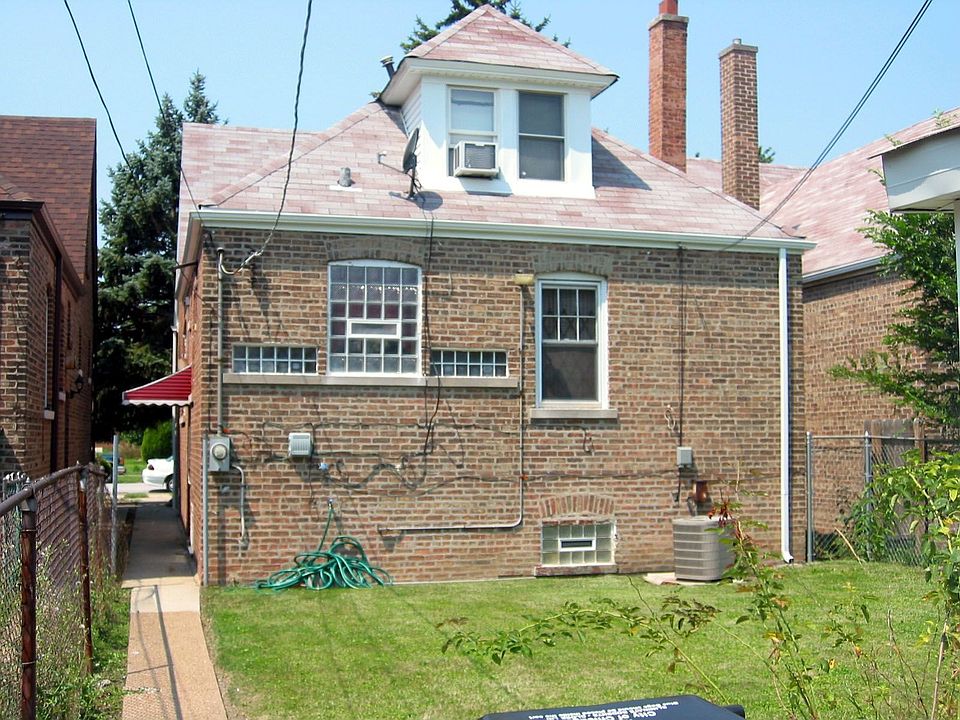 2nd image of 10241 S Saint Lawrence Ave