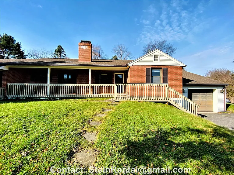 838 Stein Ln — Photo 2