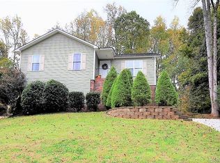 1207 Well Spring Dr, Charlotte, NC 28262