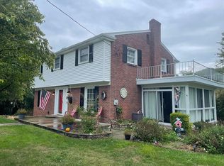 101 Narragansett Dr, McKeesport, PA 15135