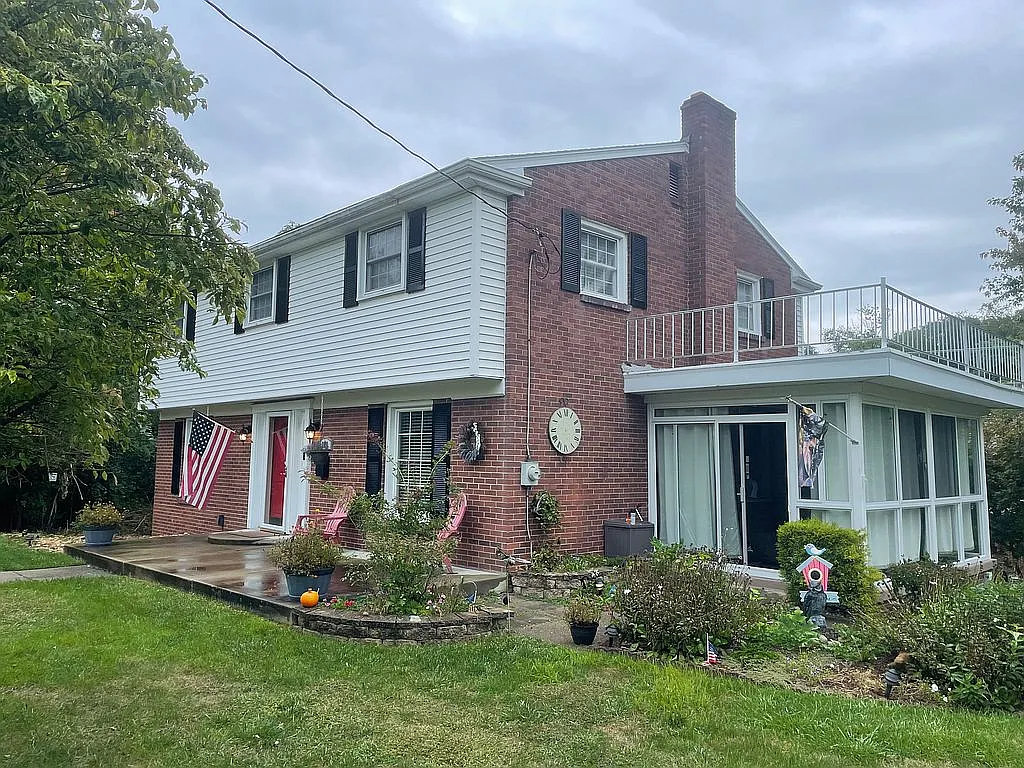 101 Narragansett Dr photo 1