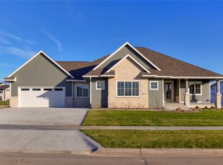 6013 NE Terrace Ridge Dr, Ankeny, IA 50021