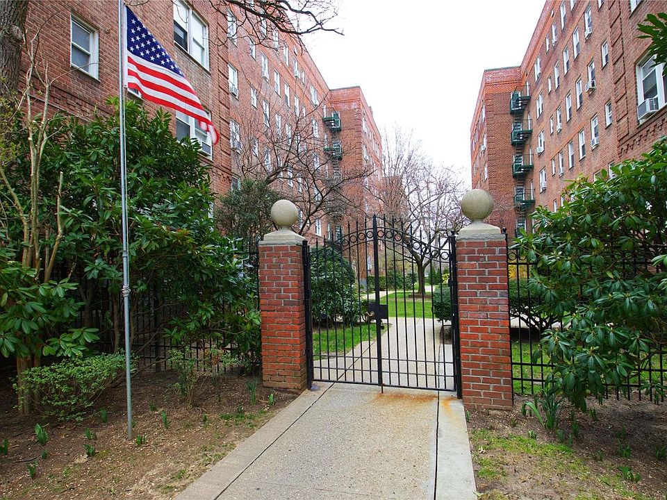 1st image of 30 Cathedral #1D