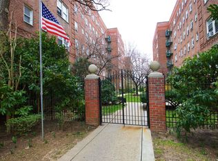 30 Cathedral Ave APT 1D, Hempstead, NY 11550