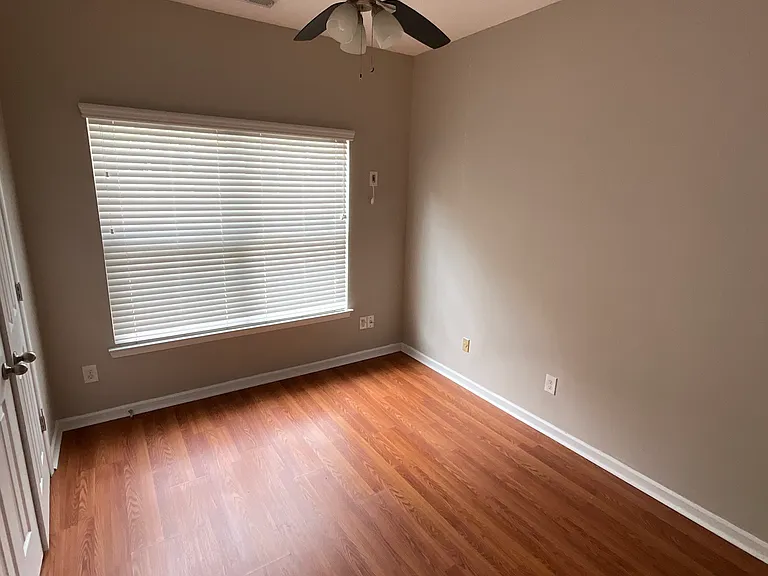 1651 Massachusetts Ave SW #14 — Photo 8