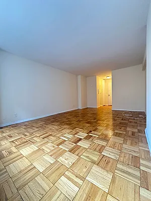 Rented by Bond New York | media 7