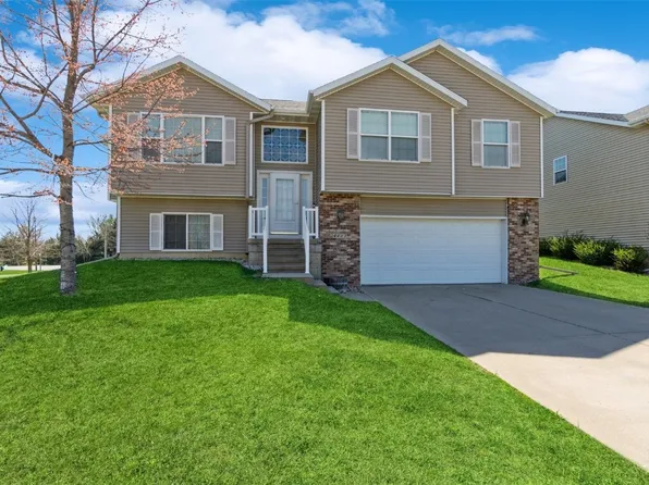 4401 Adams Ct NE, Cedar Rapids, IA 52411