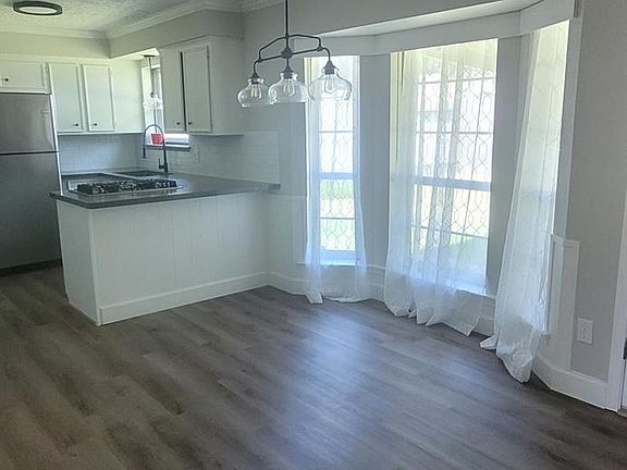 4th image of 1807 Sleepy Creek Way