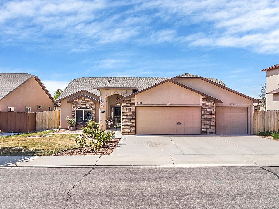 1st image of 1033 Echo Canyon St