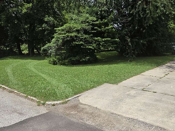 5th image of 1816 Waverly Ave
