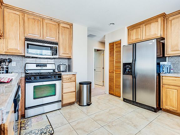 4th image of 7389 Hermosa Ave