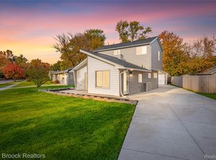 3402 Elmhurst Ave, Royal Oak, MI 48073
