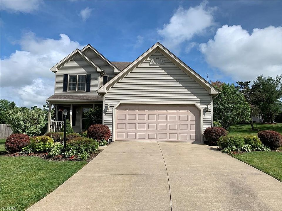 1st image of 472 Charleton Dr