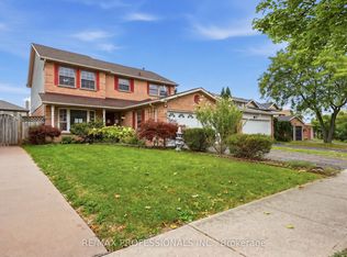 15 Strada Blvd, Saint Catharines, ON L2S 3L6