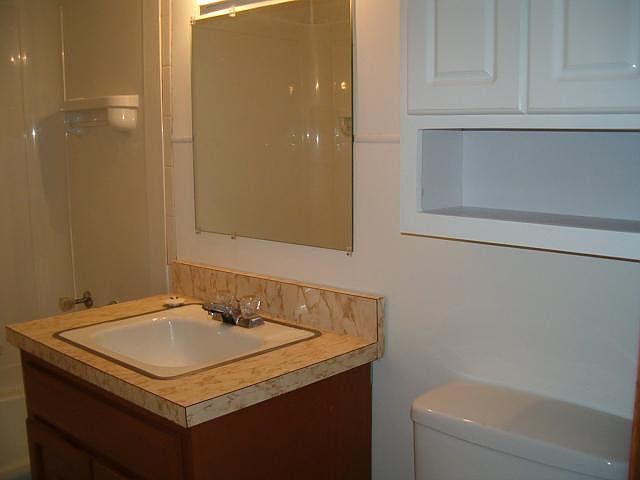 1st image of 2512 N Rockton Ave APT 102