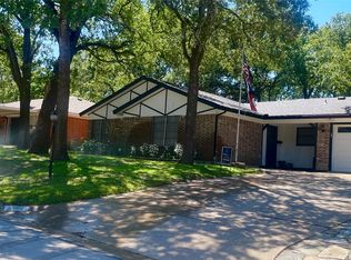 215 N Wisteria St, Mansfield, TX 76063