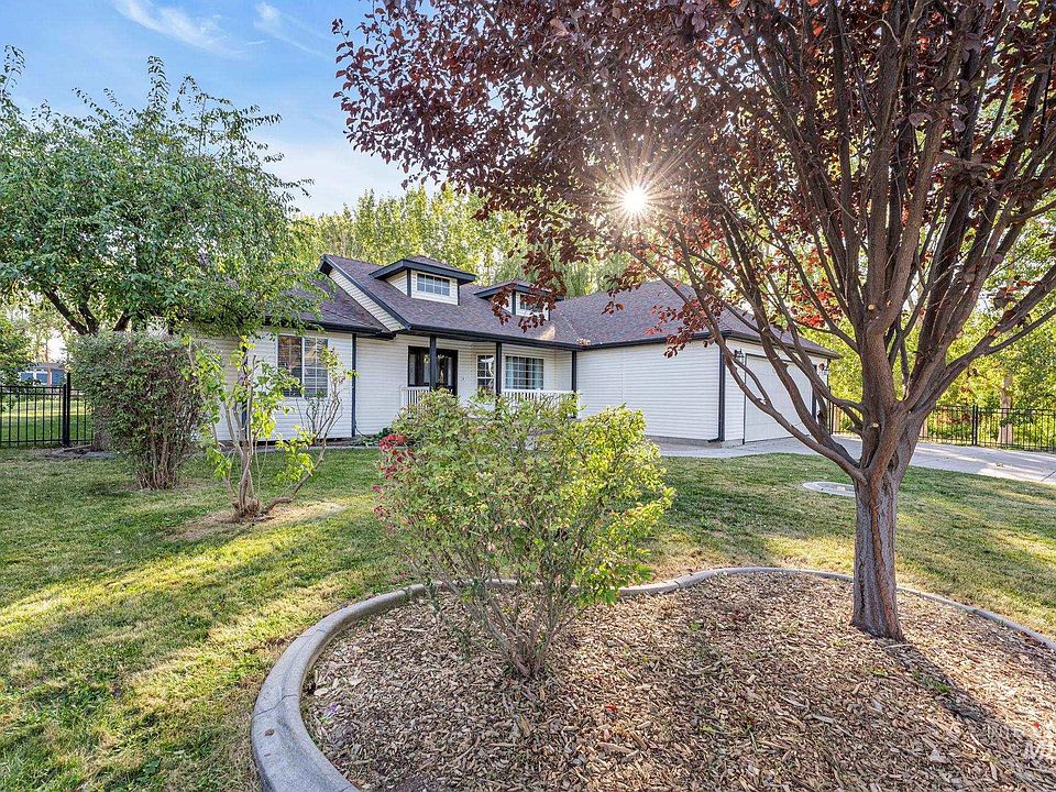 1st image of 2560 Spruceridge Cir