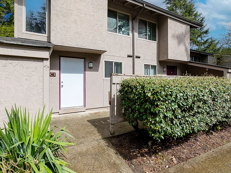 Marion Court Apartments — Photo 20