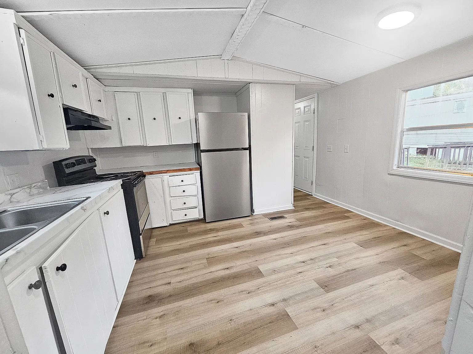 412 McElhaney Road Lot 8 - 1 — Photo 3